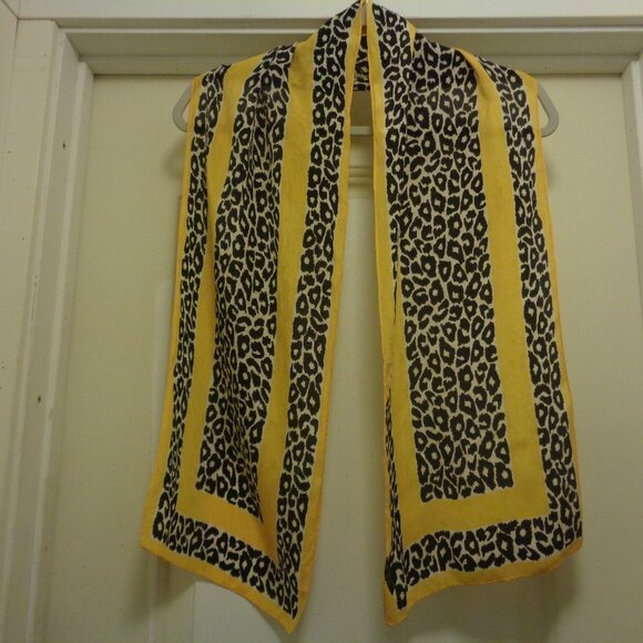 TRENDING RETRO YELLOW CHEETAH SILK SCARF - Picture 2 of 6